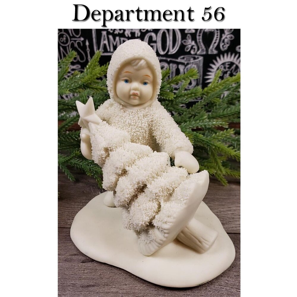 Snowbabies I'll Put Up The Tree Winter Tales 6800-4 Christmas Department 56